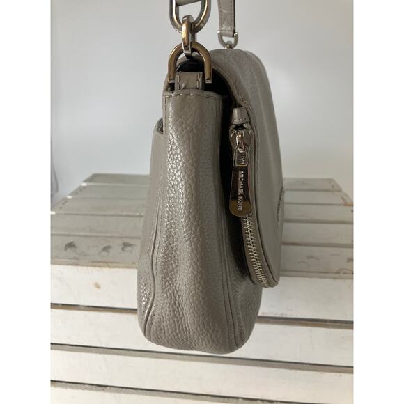 MICHAEL KORS, GRAY MEDIUM PEBBLED LEATHER SHOULDER BAG - Picture 2 of 16